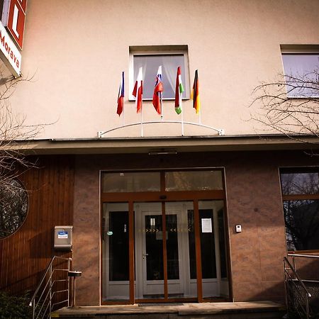 Hotel Morava 우헤르스케 흐라디슈테 외부 사진