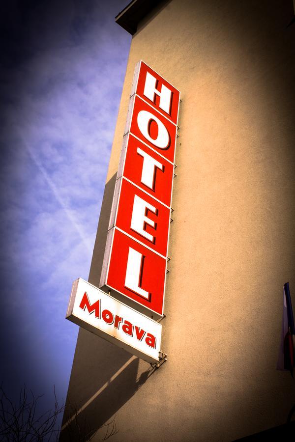 Hotel Morava 우헤르스케 흐라디슈테 외부 사진