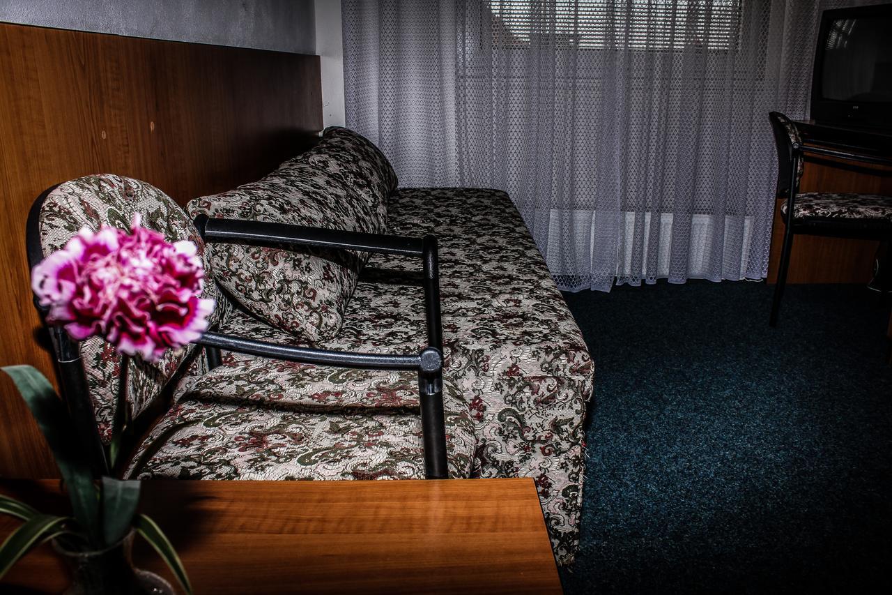 Hotel Morava 우헤르스케 흐라디슈테 외부 사진